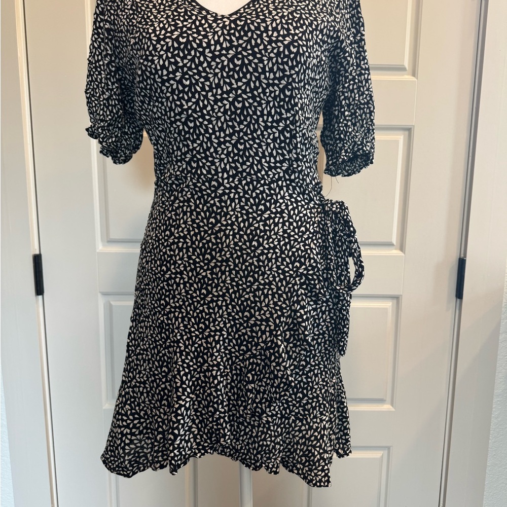 Giani Bernini Black and White Sheath Dress with Puff Sleeves